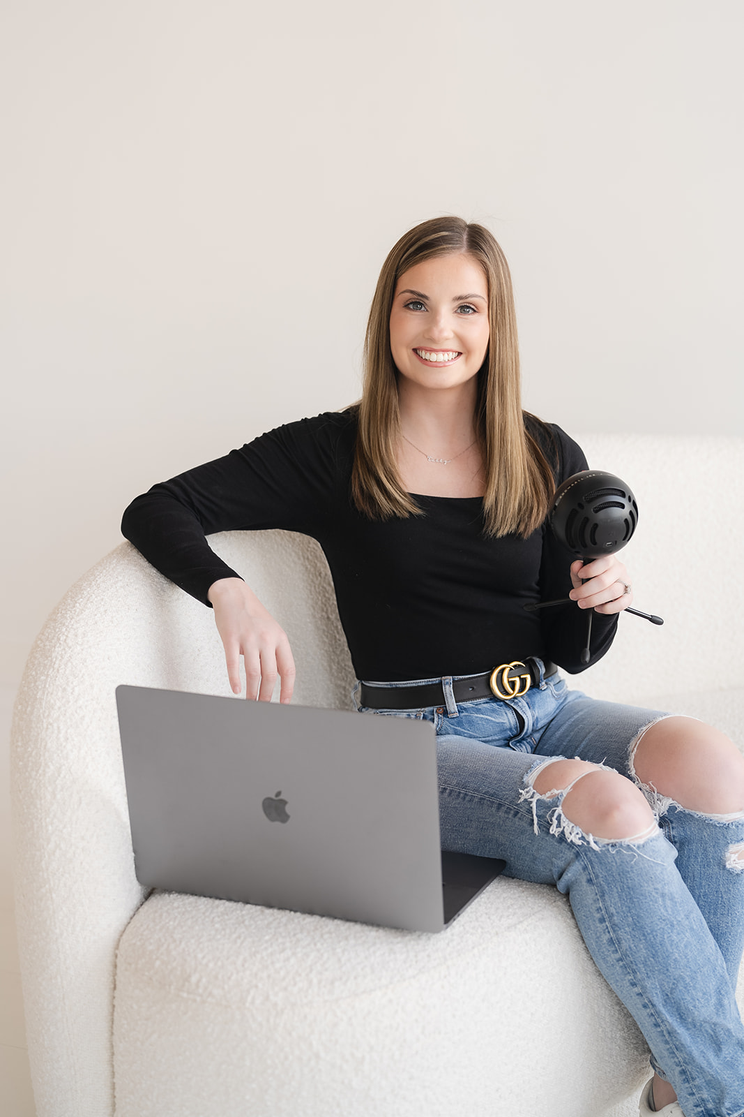 Virtual reality opens doors for older people to build closer connections in  real life | Business | thedailytimes.com, image size:1067x1600